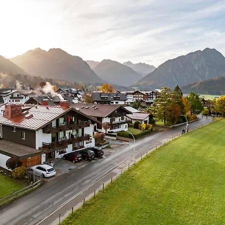 Готель Western Alpenhof 4*