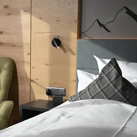 Western Alpenhof 4*